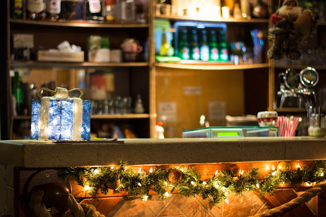 Görbe Tök Falatozó és Kiskocsma - Ságvár