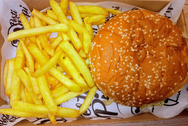 Comentarii opinii despre Pesti Pipi 17