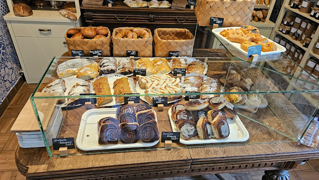 Opinii despre Platán pék în Tata - Vendéglátás