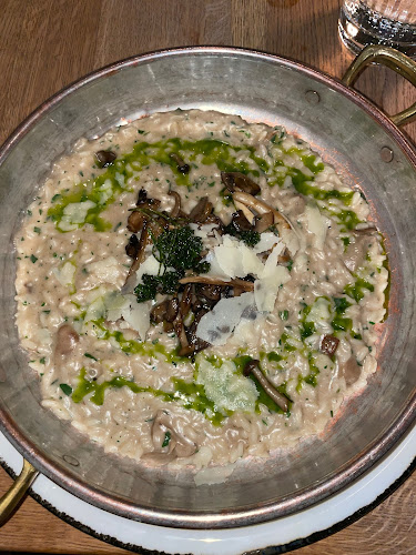 Budapest, Október 6. u. 8, 1051