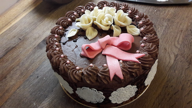 Keserű Cukrászda - Vendéglátás