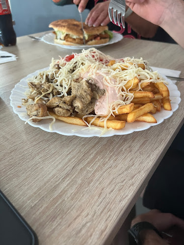 Opinii despre Bambi gyorsétkezde în Oroszlány - Vendéglátás