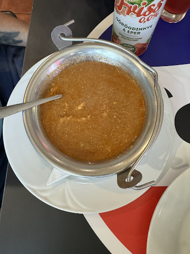 Opinii despre Kis Halas Ételbár în Bicske - Vendéglátás