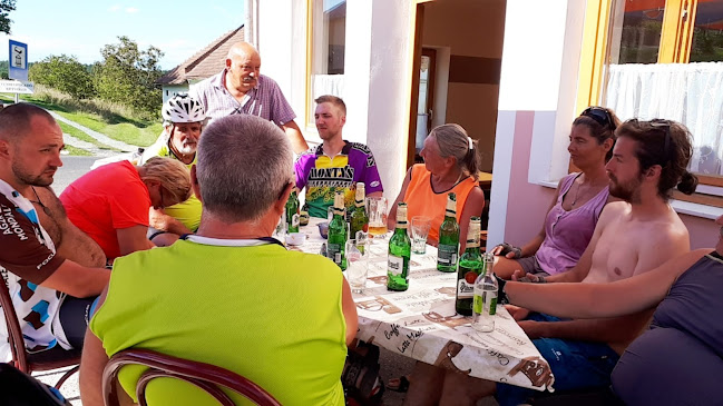 Helyi Kocsma - Vendéglátás