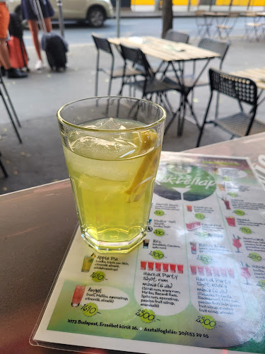 Opinii despre Hauzol Cafe în Budapest - Vendéglátás