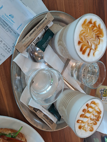 Opinii despre CoffeeShop Company Siófok în Siófok - Vendéglátás