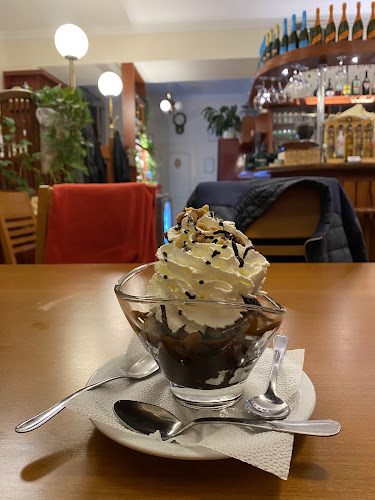 Comentarii opinii despre Vigadó Étterem és Söröző