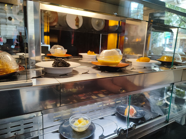 Wasabi Running Sushi & Wok Restaurant - Vendéglátás