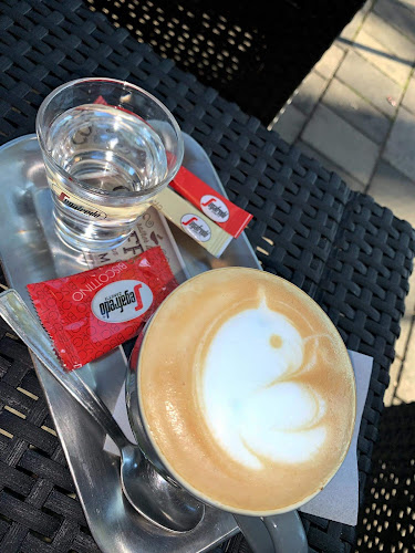 Opinii despre Kávé-Tanya în Pápa - Vendéglátás