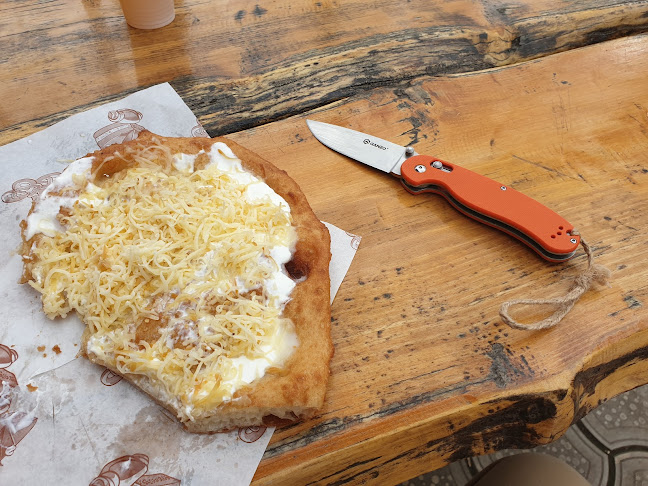 Opinii despre Lángos Büfé în Szekszárd - Vendéglátás