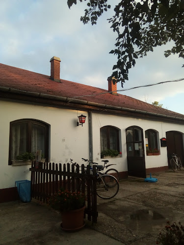 Nyárfástanya Vendéglő