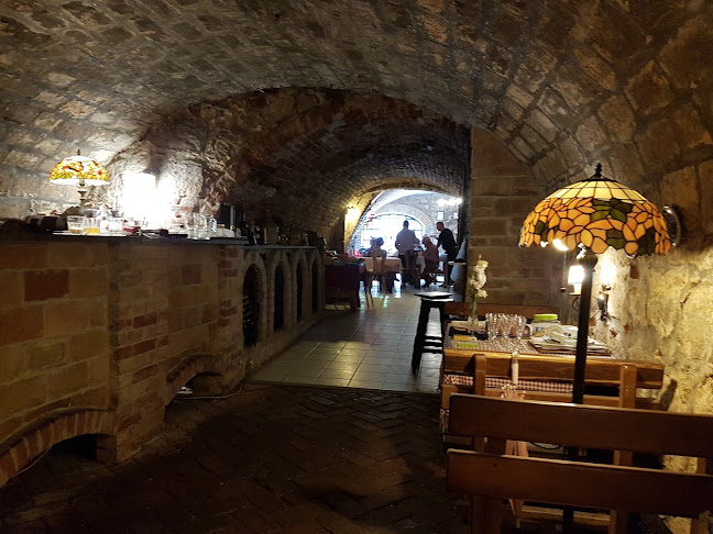 Borköltők Társasága Pince Étterem - Budapest