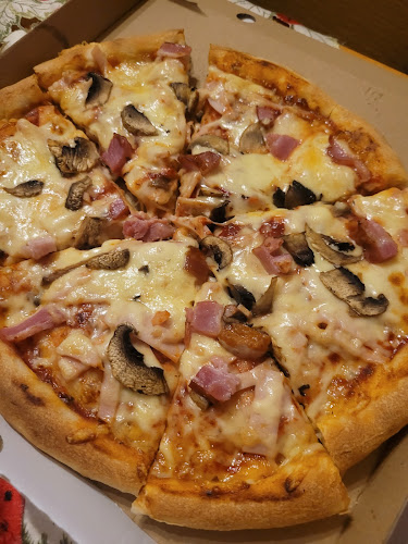 Opinii despre Kemencés Pizzéria & Beer Garden în Nyíregyháza - Vendéglátás