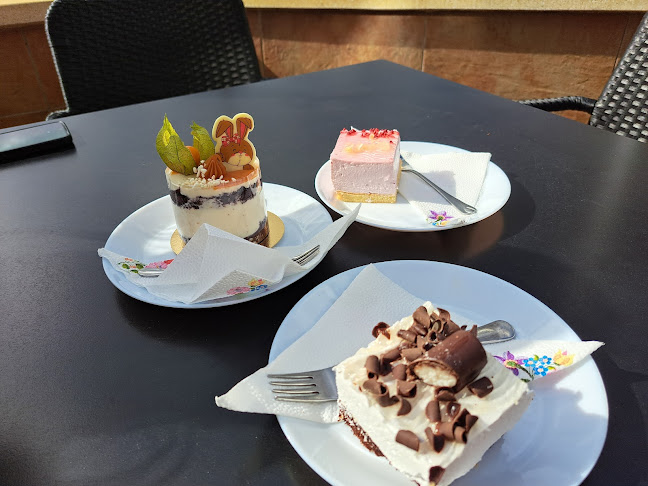 Opinii despre Szegedi Cukrászda în Nagykőrös - Vendéglátás