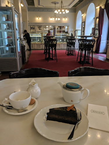 Hauer cukrászda és kávéház - Vendéglátás