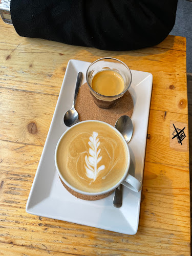 Opinii despre Vinikli - local drinks & stuff în Budapest - Vendéglátás