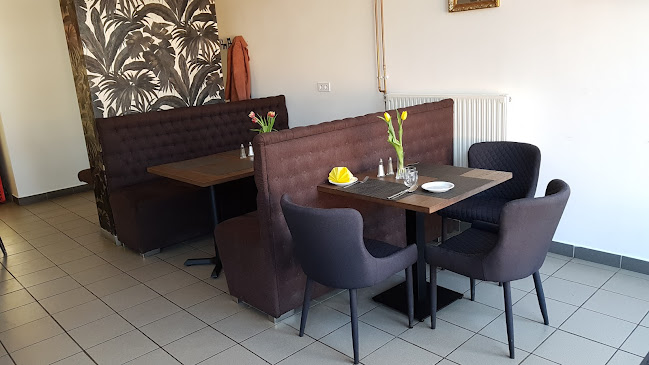 Heves, Hősök tere 5, 3360