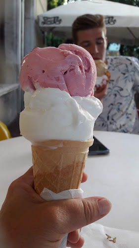 Dunaújváros, Vasmű út 37, 2400