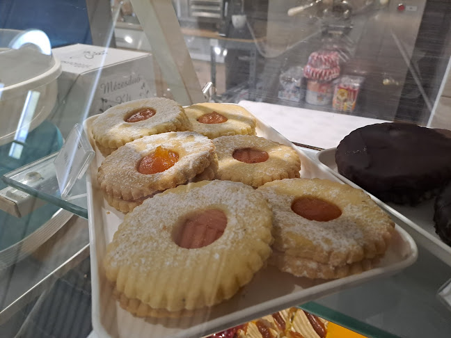 Comentarii opinii despre Sarokház Fagylaltozó és Cukrászda