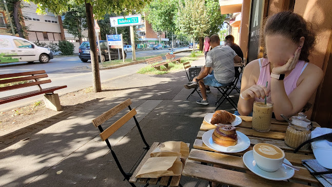 Opinii despre Antique Cafe & Tea în Szeged - Vendéglátás