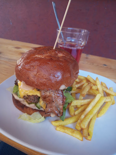 Opinii despre Bánomi Shine büfé în Esztergom - Vendéglátás