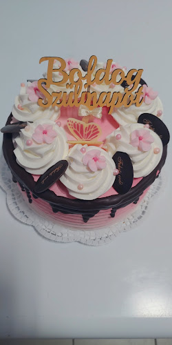 Opinii despre Kis Cuki cukrászda és kisbolt în Pilis - Vendéglátás