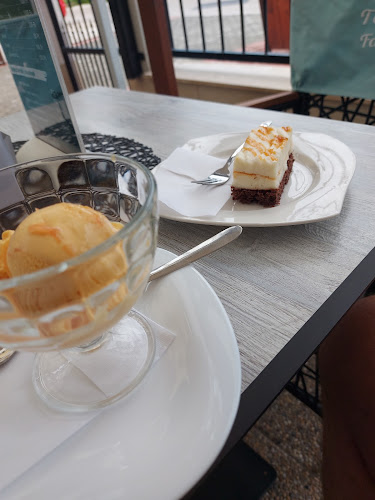 Tóparti Fagyizó - Vendéglátás