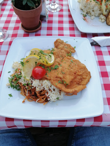 Ködmön Csárda - Vendéglátás