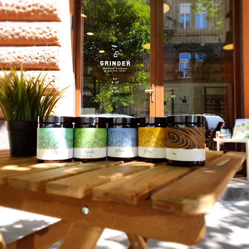 Grinder Fitness & Coffee Shop