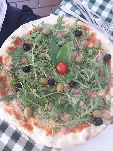 Opinii despre Pizza E Pasta în Szeged - Vendéglátás