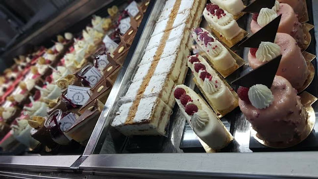 Opinii despre Kovács János Fagylalt És Sütemény în Kiskunfélegyháza - Vendéglátás