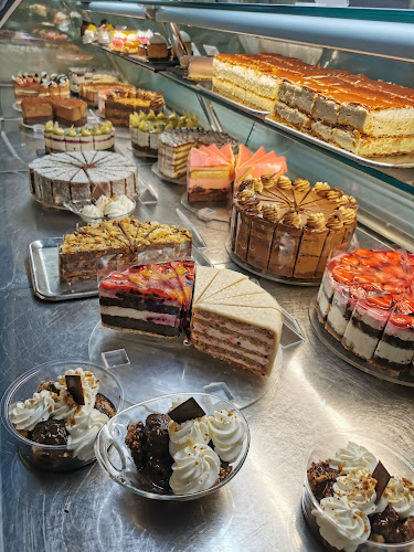 Opinii despre KissCuki Cukrászda în Lajosmizse - Vendéglátás