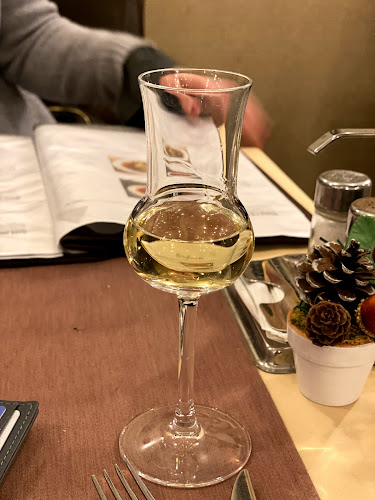 Opinii despre Sörforrás étterem în Budapest - Vendéglátás