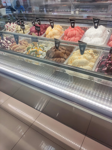 Opinii despre Dolomiti Fagylaltozó în Eger - Vendéglátás