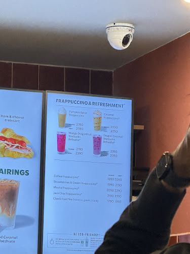 Comentarii opinii despre Starbucks Castle