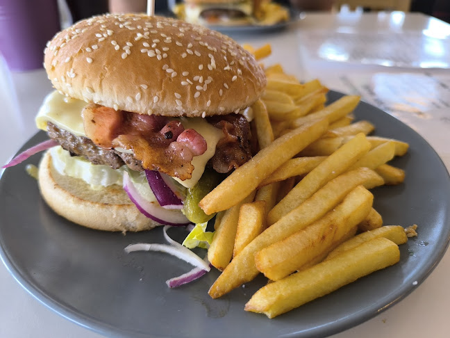 Opinii despre GRILL BÁR, Kápolnásnyék în Kápolnásnyék - Vendéglátás