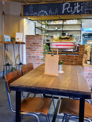 Comentarii opinii despre Pajti