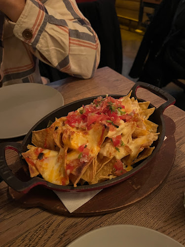 Opinii despre REBEL Burger & More în Budapest - Vendéglátás