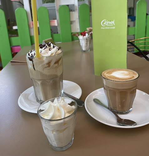 Comentarii opinii despre Cziniel Cukrászda és Találkozóhely