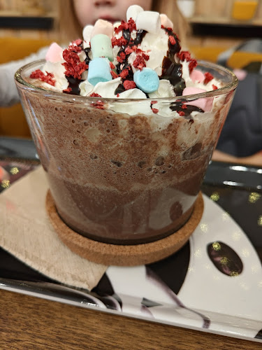 Opinii despre SD Coffee Bar & Pizza în Tatabánya - Vendéglátás