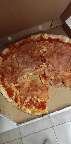Opinii despre Pizza E Pasta în Szeged - Vendéglátás