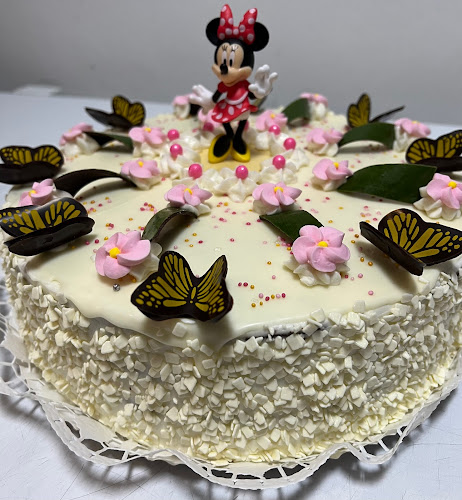 Comentarii opinii despre Kis Cuki cukrászda és kisbolt