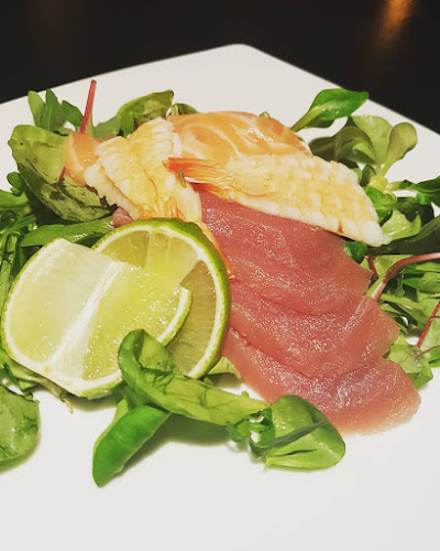 Opinii despre Wasabi Running Sushi & Wok Restaurant în Budapest - Vendéglátás