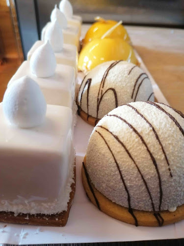 REGE pékség és élelmiszer Ravazd