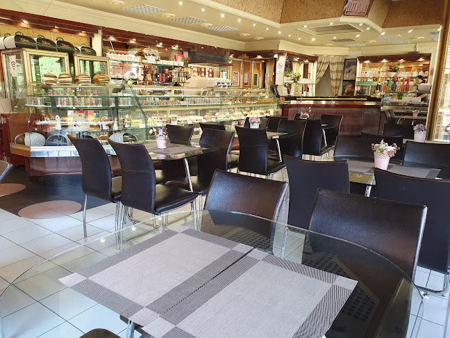 Opinii despre Gara Cukrászda în Debrecen - Vendéglátás