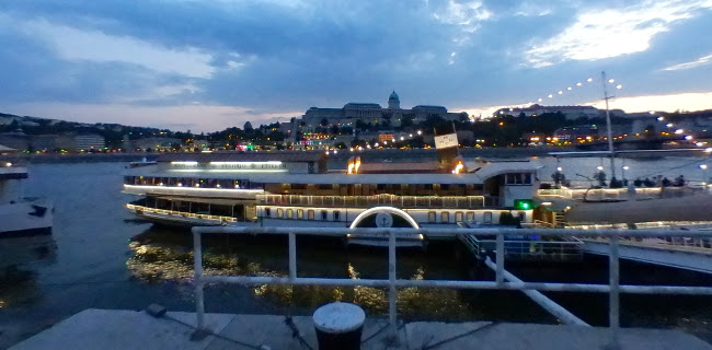 Opinii despre Vén Hajó Étterem - Stadt Wien Rendezvényhajó în Budapest - Vendéglátás