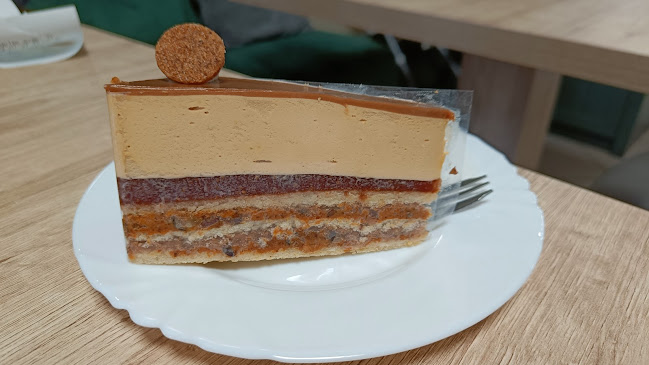 Opinii despre Harangvirág cukrászda în Budapest - Vendéglátás