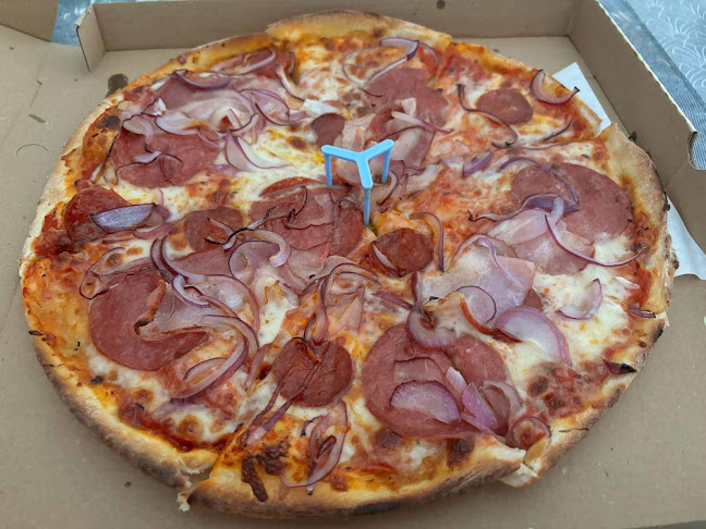 Opinii despre Malibu Pizza&Burger în Pomáz - Vendéglátás