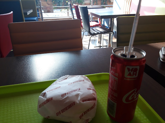 Comentarii opinii despre Hamburger Bár