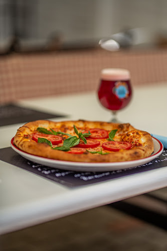 Opinii despre Gomba Étterem és Pizzéria în Révfülöp - Vendéglátás